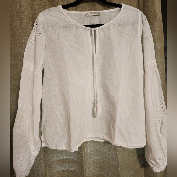 Abercrombie and Fitch white linen top size medium - Picture 9 of 13